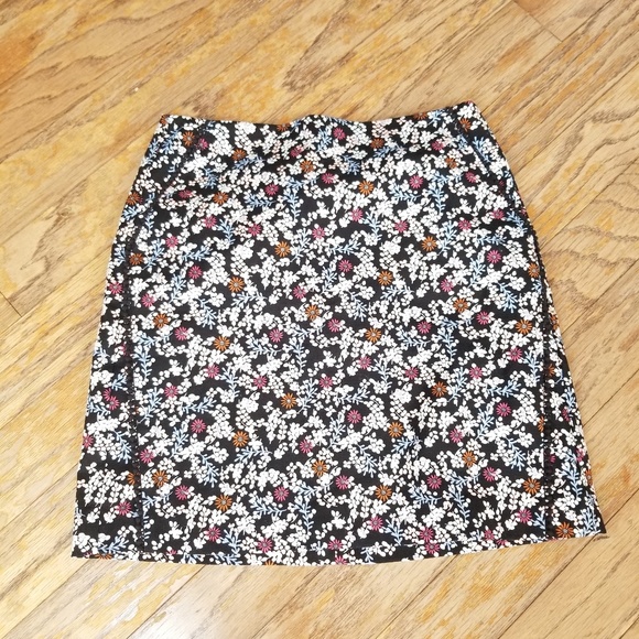 LOFT Dresses & Skirts - 3/$25 💐 Loft Mini Floral Print Skirt Size 0